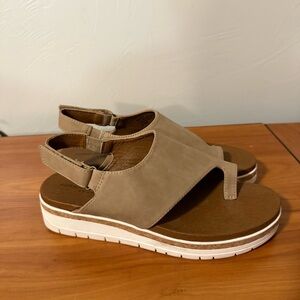 Adrienne Vittadini Sport Tan Slingback Sandal Wedge‎ Platform Comfort Neutral 9